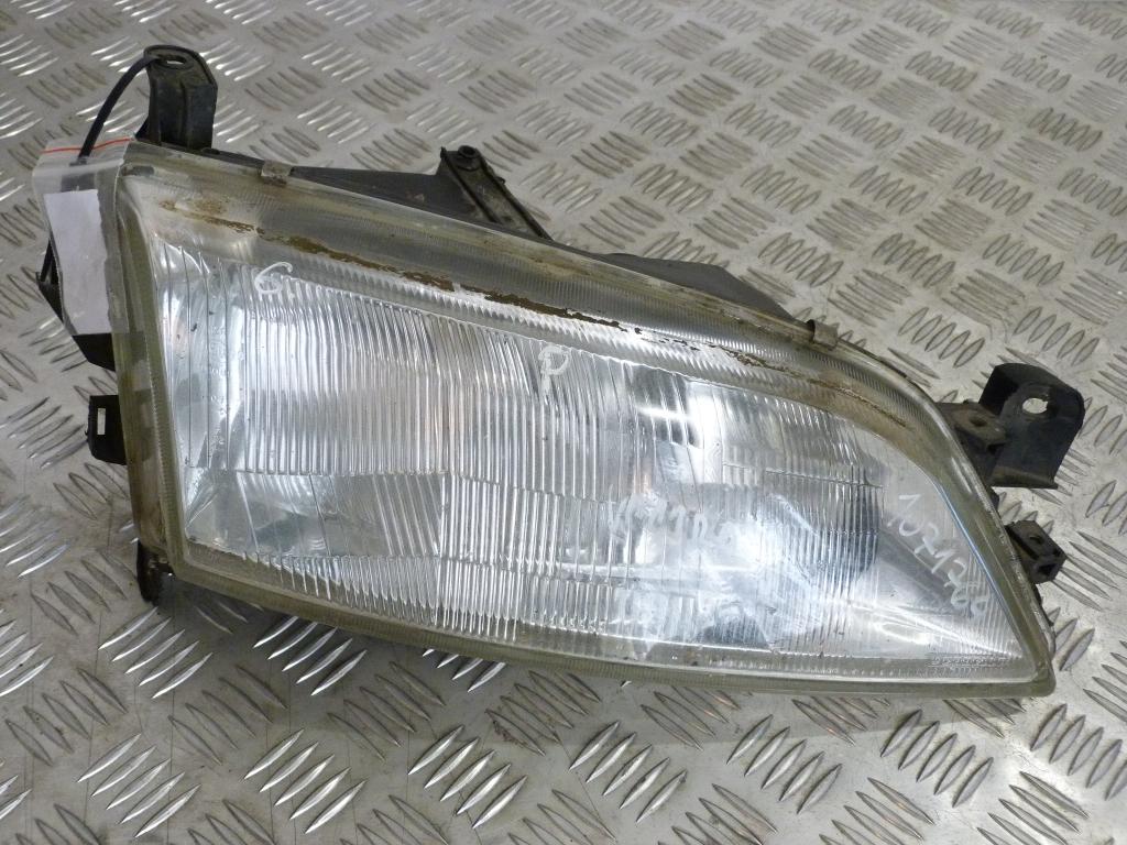 Svetlo predné pravé Opel Vectra B r.v. 1995-1999 (chýbajúci konektor žiarovky)