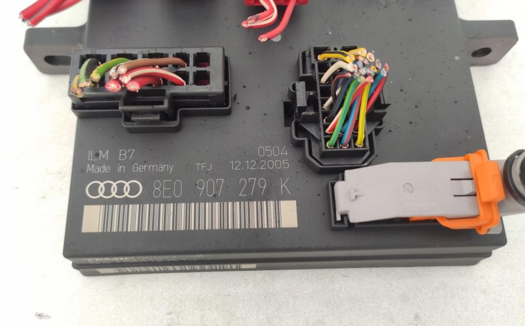 AUDI A4 B7 modul řídící jednotka světel 8E0907279K