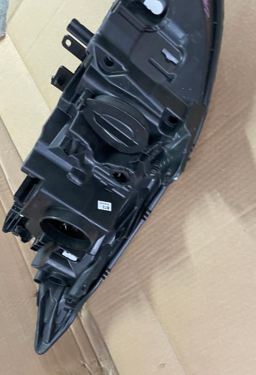 Renault Laguna III LIFT   2007-2015 Reflektor pravý 260100074R (Pravé)