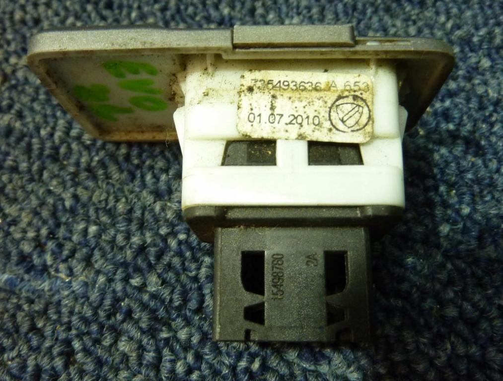 Fiat  zásuvka USB 735493636