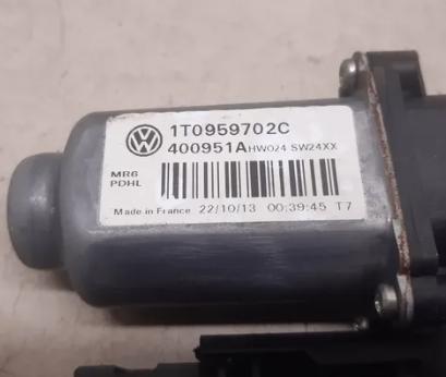 SKODA OCTAVIA  Motorček okna predný pravy 1T0959702C 1K0959792H