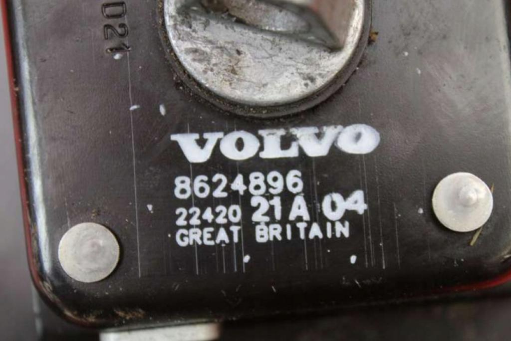 VOLVO XC90 Držiak rezervného kolesa 8624896