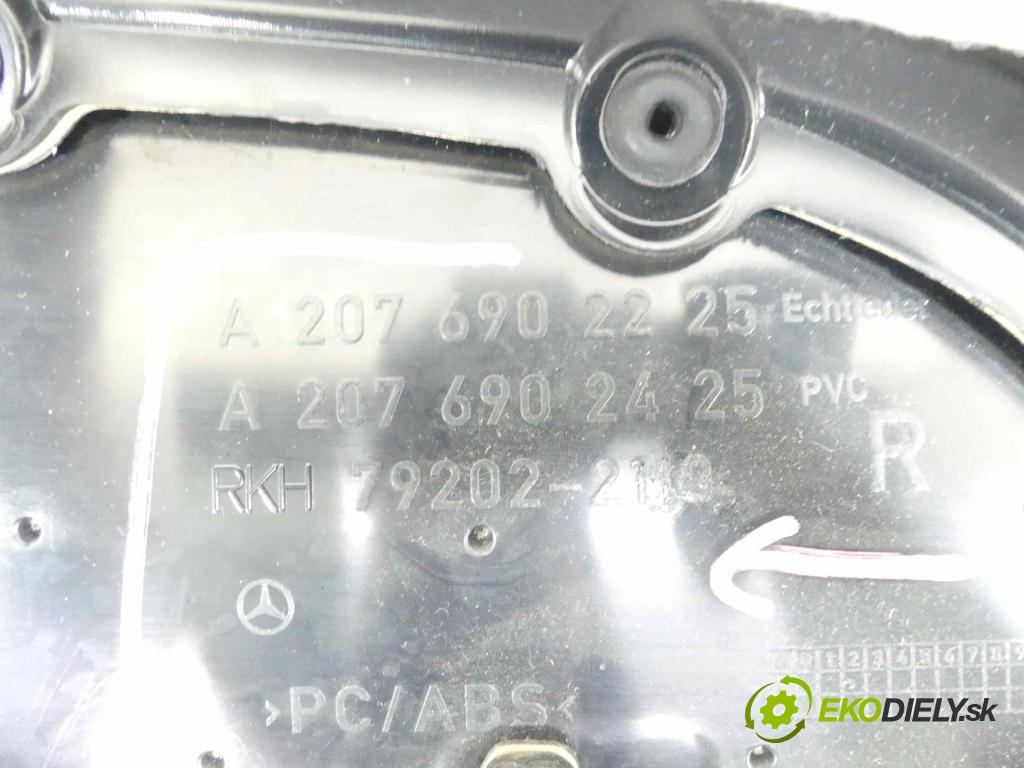 Mercedes E C207/ A207 3.5 CGI 292KM automatic 215 kW 3498 cm3 2- kryt plastová A2076902225