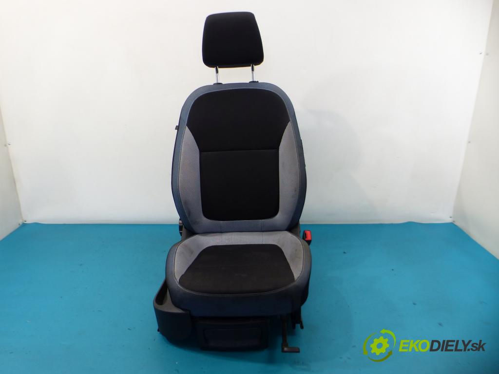 Skoda Fabia III 2014- 1.2 tsi 90 HP manual 66 kW 1197 cm3 5- Sedačka pravý  (Sedačky, sedadlá)