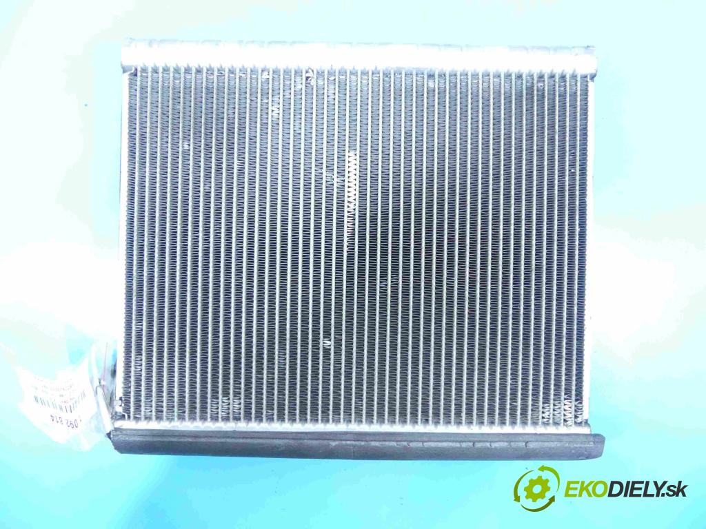 Toyota Land Cruiser 120 2002-2010 3.0 D4D 163 HP automatic 120 kW 2982 cm3 5- radiator  (Radiátory kúrenia)