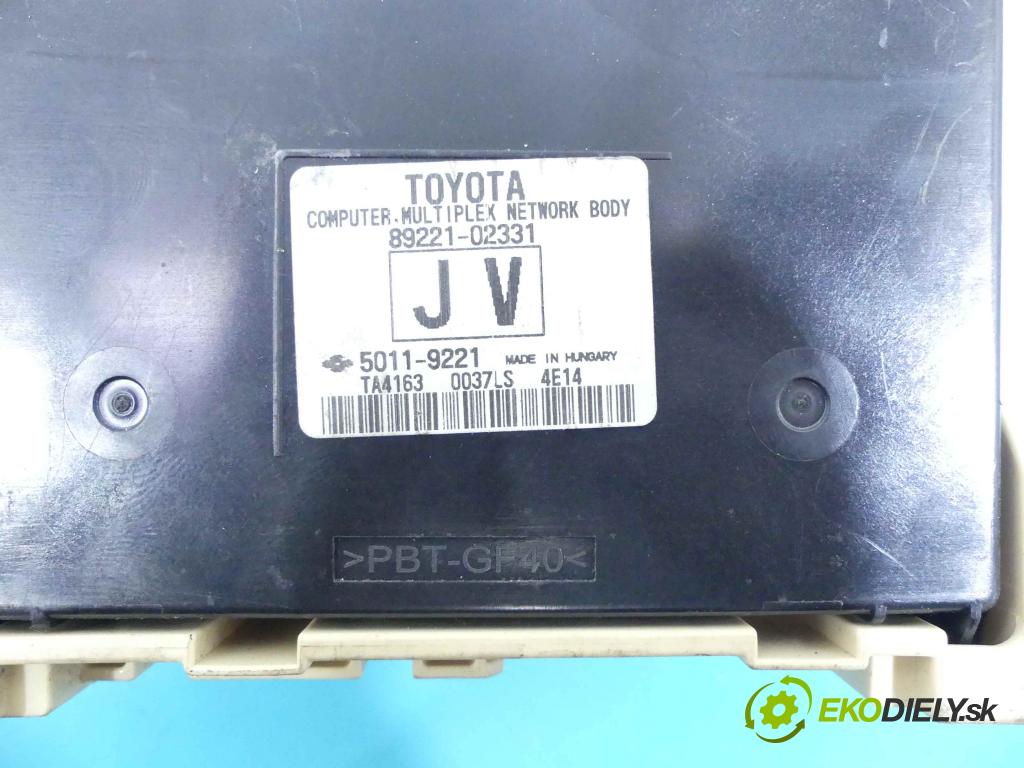 Toyota Auris II 2012-2018 1.6 16v 132  HP manual 97 kW 1598 cm3 5- modul riadiaca jednotka 89221-02331 (Ostatné)