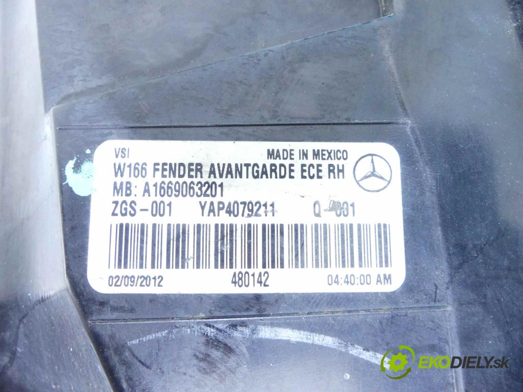 Mercedes ML W166 2011-2015 3.5 V6 306KM automatic 225 kW 3498 cm3 5- světlo zadní pravé A1669063201