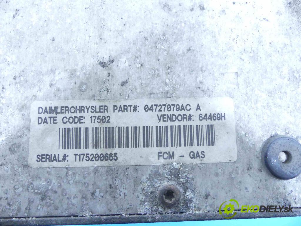 Dodge Caravan IV 2000-2007 2.4 16v 152KM automatic 112 kW 2429 cm3 5- skříňka pojistková 04727556AC (Pojistkové skříňky)