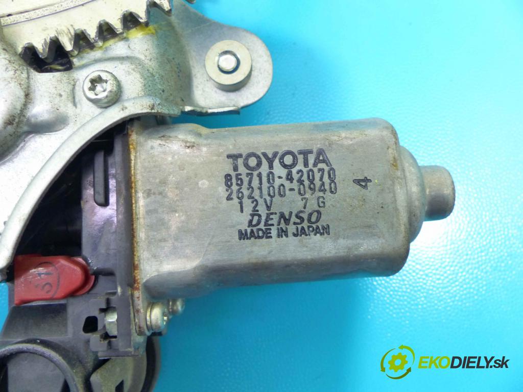 Toyota Rav4 II 2000-2005 2.0 D4D 116 HP manual 85 kW 1995 cm3 5- mechanizmus okná predné pravý 85710-42070