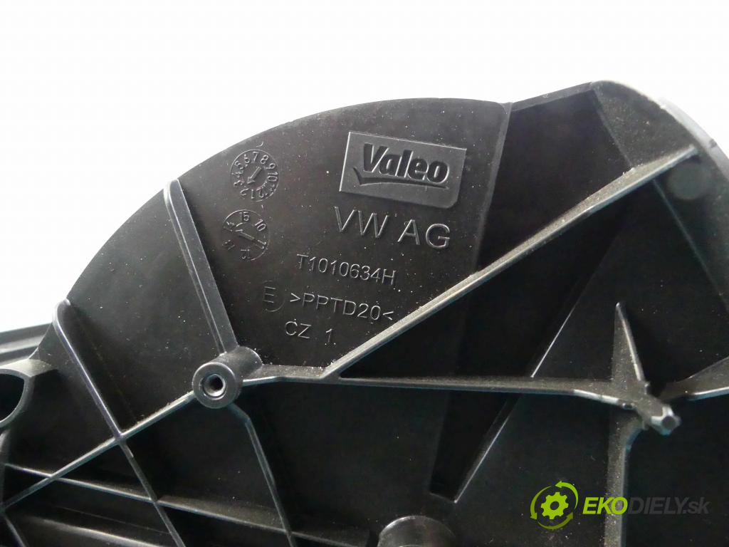 Vw Golf VII 2012-2020 1.4 tsi 122 HP manual 90 kW 1395 cm3 5- radiator 5Q1820002T (Radiátory kúrenia)