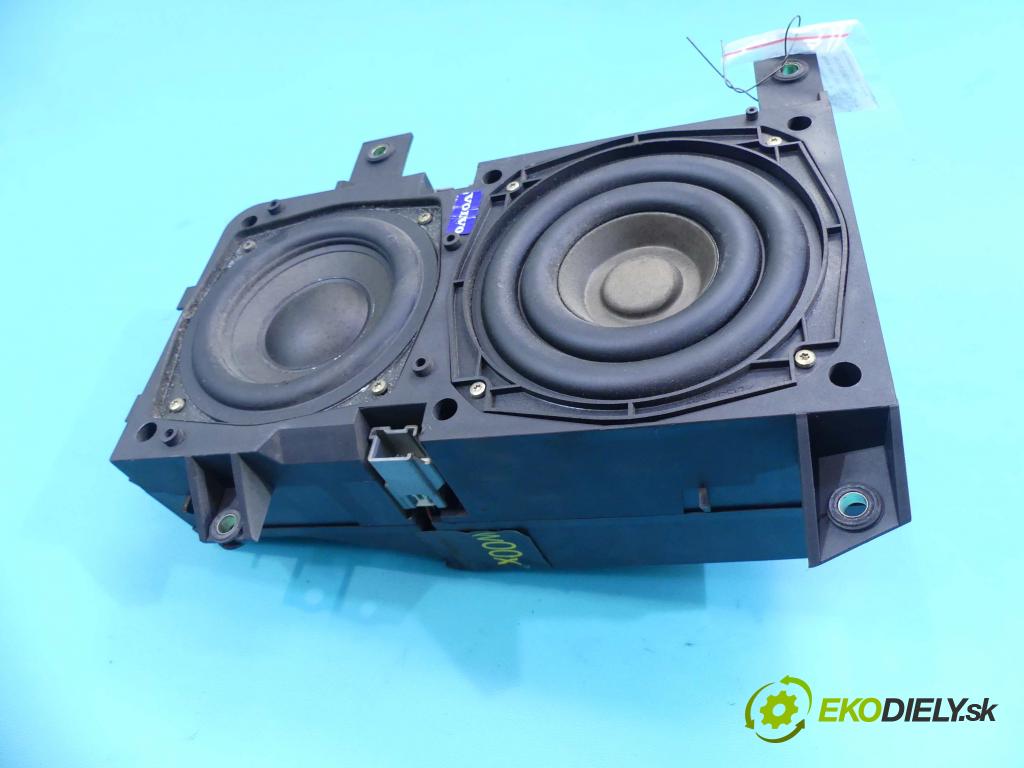 Volvo V40 I 1995-2004 1.9 dci 116 HP manual 85 kW 1870 cm3 5- Subwoofer: 30630166 (Audio zariadenia)