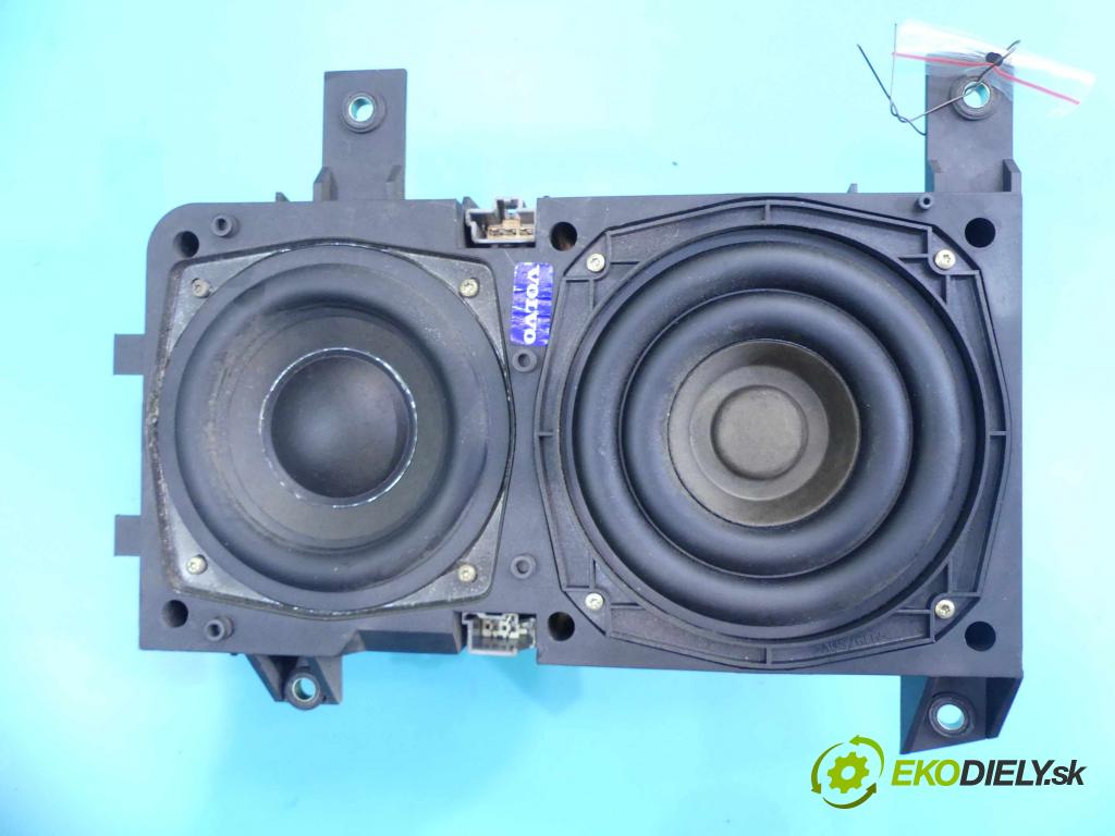 Volvo V40 I 1995-2004 1.9 dci 116 HP manual 85 kW 1870 cm3 5- Subwoofer: 30630166 (Audio zariadenia)