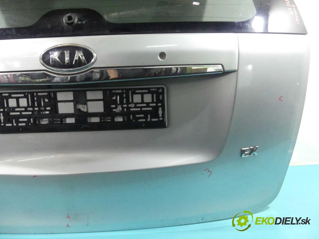 Kia Carnival II 2005-2014 2.9 crdi 185 HP automatic 136 kW 2902 cm3 5- zadna kufor  (Zadné kapoty)