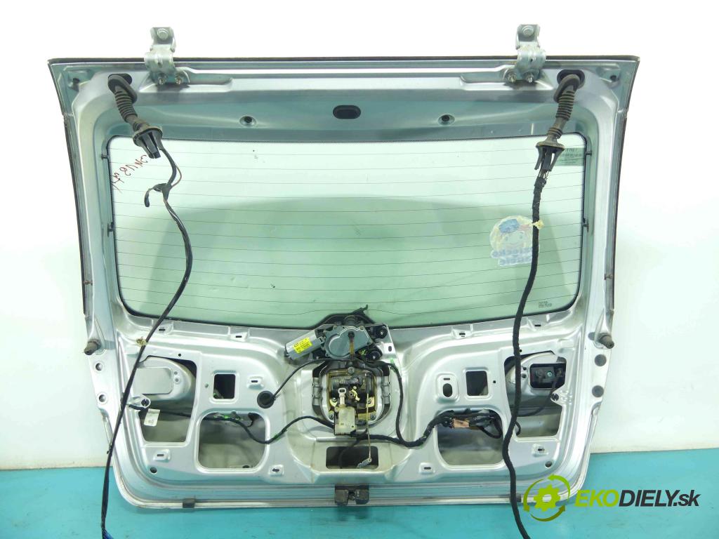 Seat Ibiza III 6L 2002-2008 1.4 16V 101 HP manual 74 kW 1390 cm3 3- zadna kufor  (Zadné kapoty)