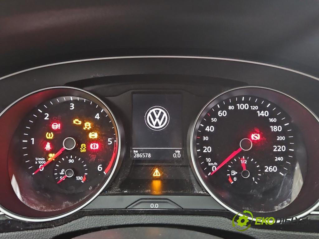 Vw Passat B8 2014 - 2.0 tdi 150 hp automatic 110 kW 1968 cm3 5- Přístrojová deska 3G0920741 (Přístrojové desky, displeje)