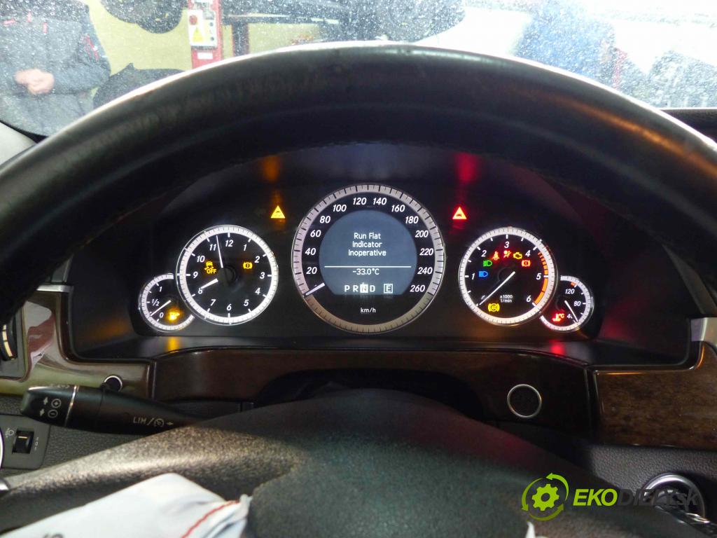 Mercedes E W212 2009-2016 2,2.0 CDI 136hp automatic 100 kW 2143 cm3  prístrojovka A2129001010 (Přístrojové desky, displeje)