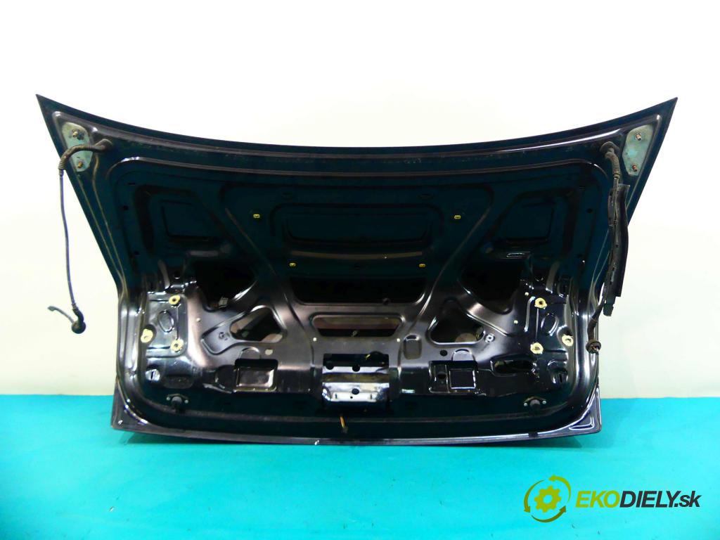 Audi A8 D3 2002-2009 4.2 V8 334HP automatic 246 kW 4172 cm3 4- zadna kufor  (Zadné kapoty)
