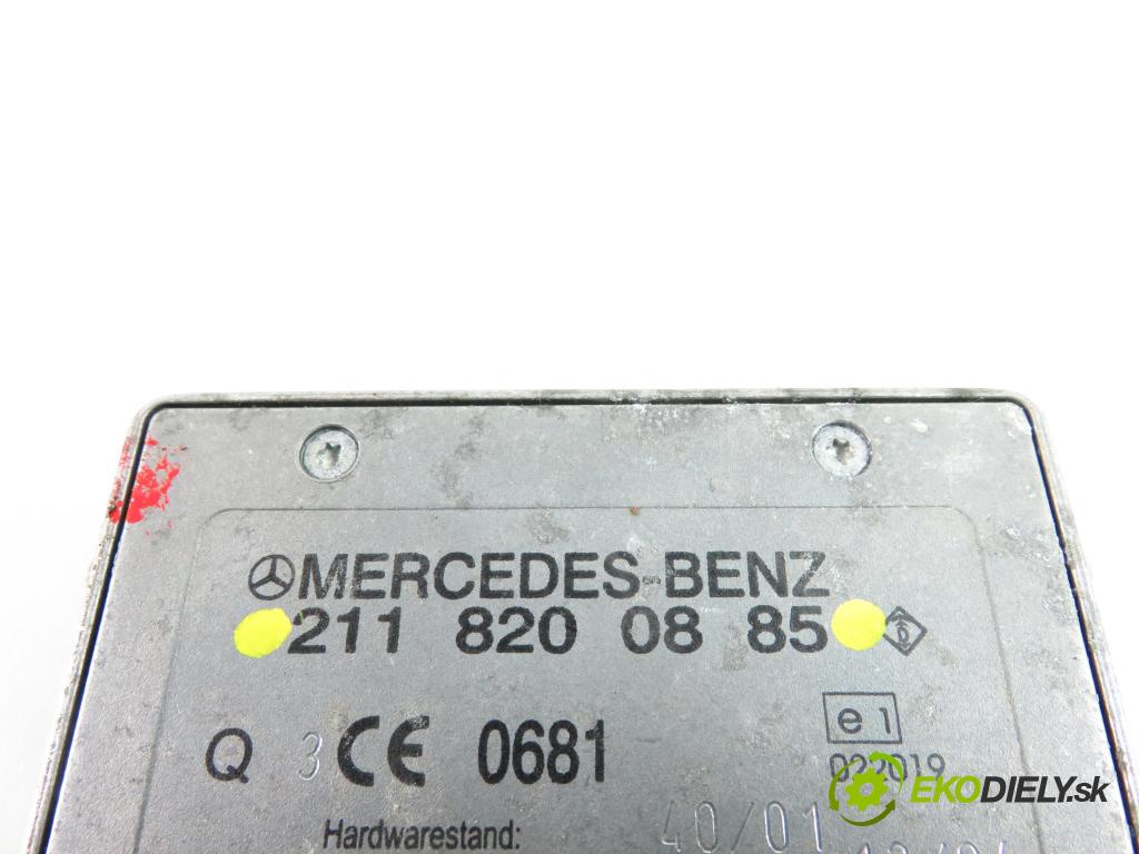 MERCEDES-BENZ KLASA E (W211) SEDAN 2004 3222,00 Wzmacniacze 3222,00 zesilovač Antenní: 2118200885 (Zesilovače)