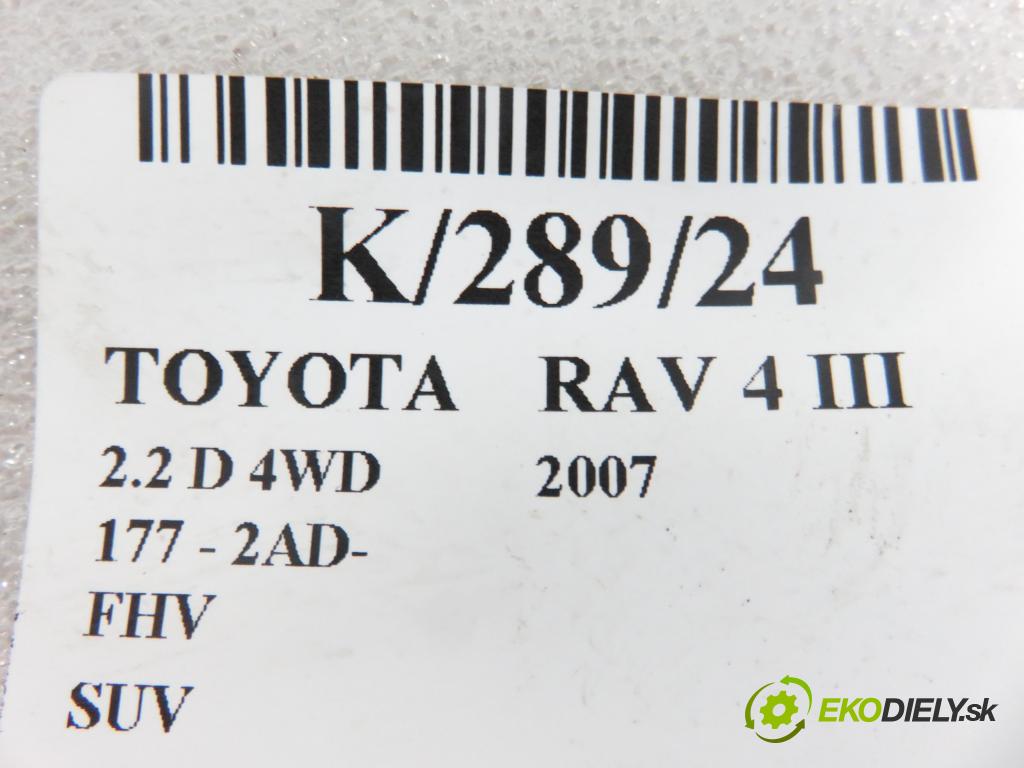 TOYOTA RAV 4 III (_A3_) SUV 2007 130,00 2.2 D 4WD 177 - 2AD-FHV 2231,00 krytina