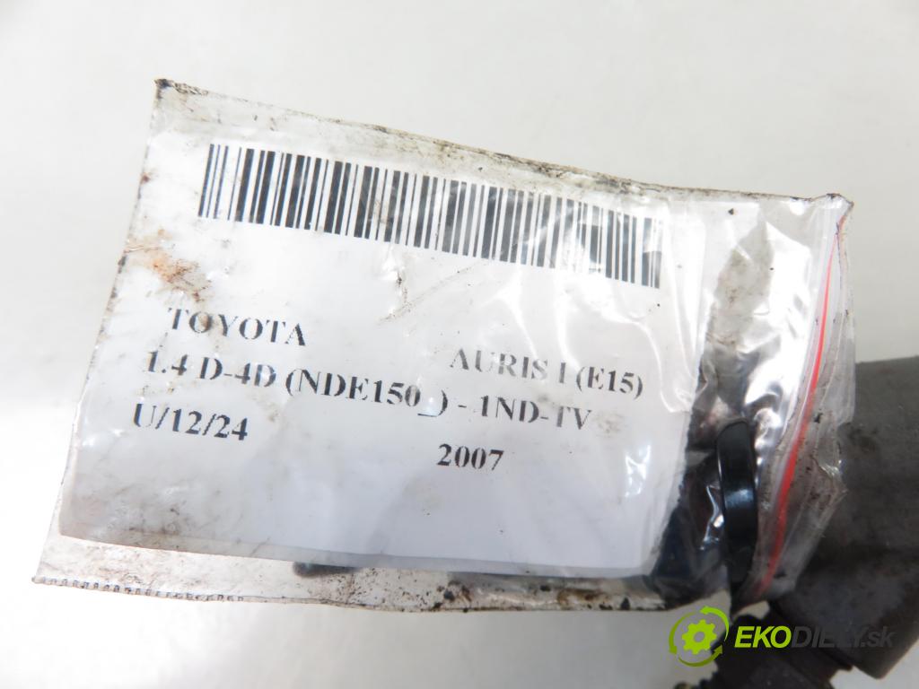 TOYOTA AURIS (_E15_) HB 2007 66,00 1.4 D-4D 90 - 1ND-TV 1364,00 vstřikovač 0445110227 ; 2367033040 (Vstřikovače)