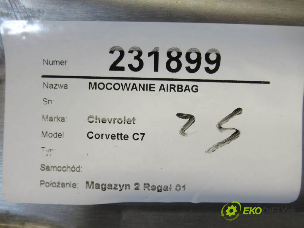 Chevrolet Corvette C7    .  Uchytenie airbag 