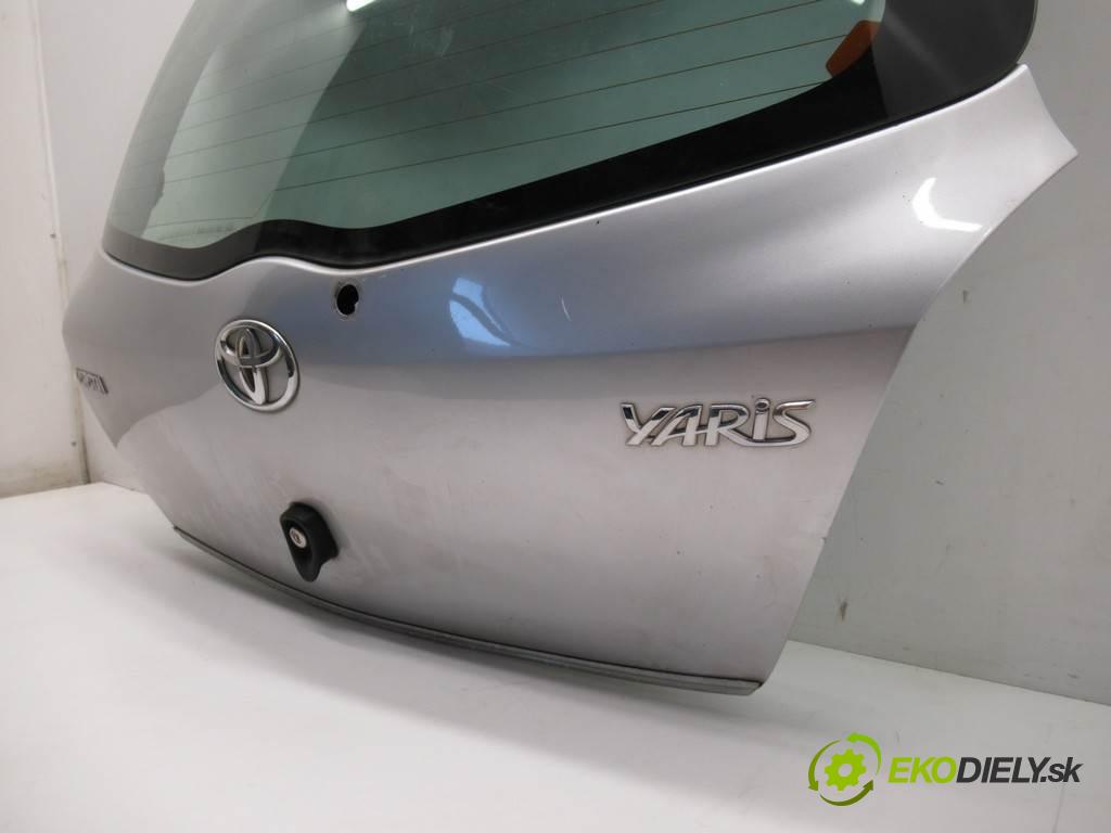 Toyota Yaris II  2007 64 kW HATCHBACK 5D 1.3VVTI 87KM 05-08 1300 zadná kapota  (Zadné kapoty)