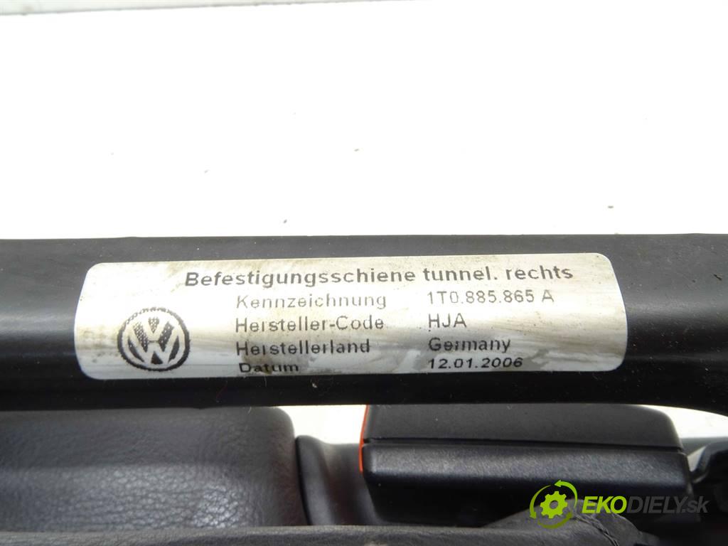 Volkswagen Touran    2.0TDI 140KM 03-15  Sedadlo zadný tretí RIADOK:  (Sedačky, sedadlá)