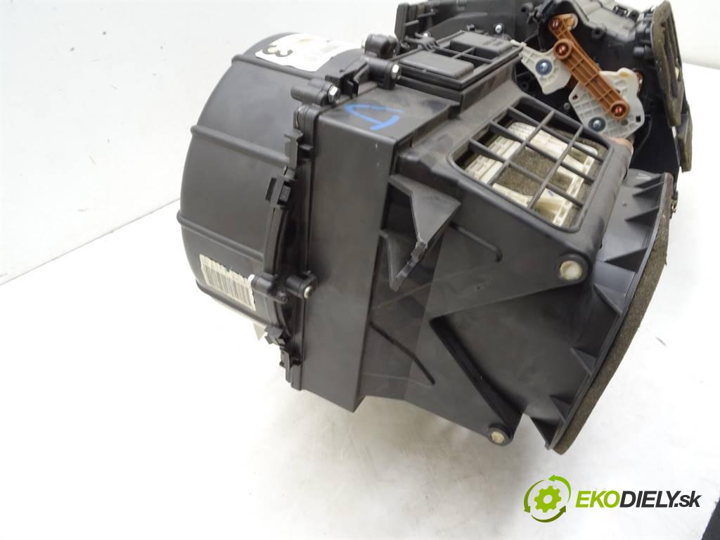 Honda Civic VII  2003 74 kW HATCHBACK 3D 1.7CTDI 100KM 00-06 1700 Výhrevné teleso, radiátor kúrenia komplet KOMBAJN  (Radiátory kúrenia)