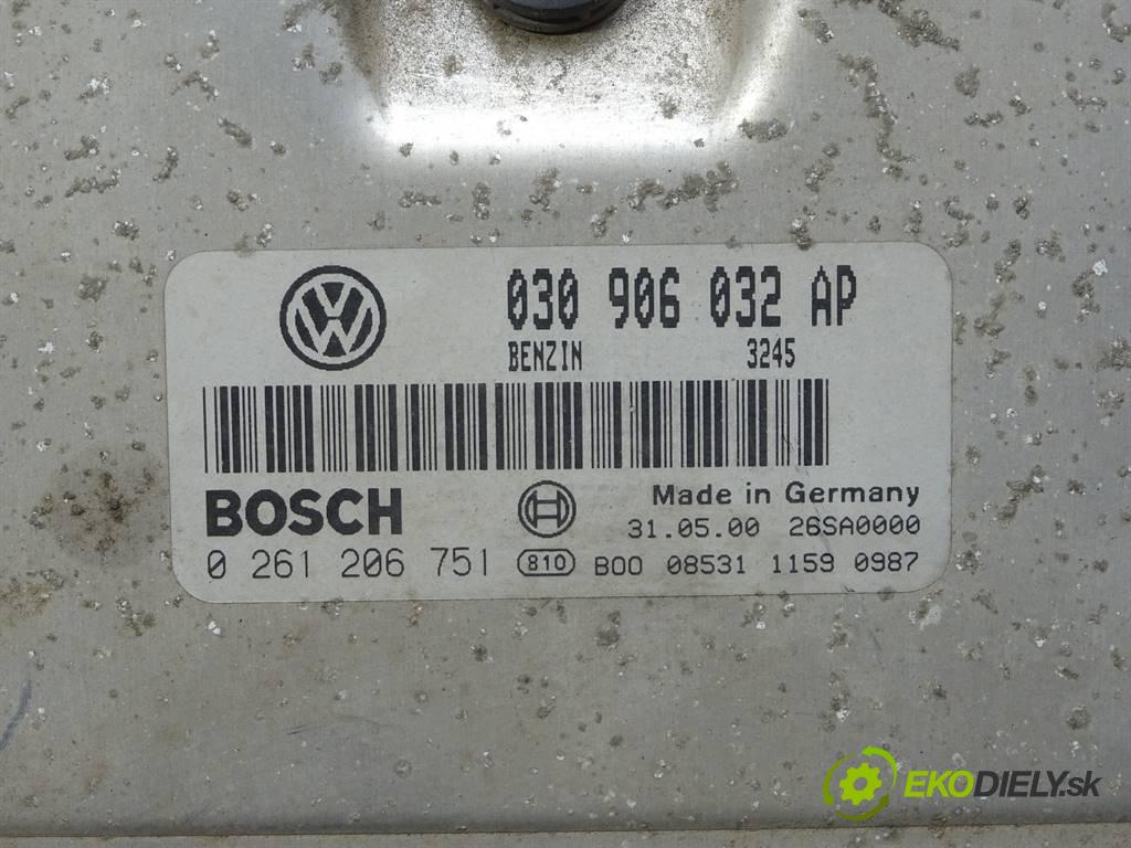 Volkswagen Polo III 6N2 FL  2000  HATCHBACK 5D 1.4B 60KM 99-01 1400 riadiaca jednotka Motor 032509106B (Riadiace jednotky)