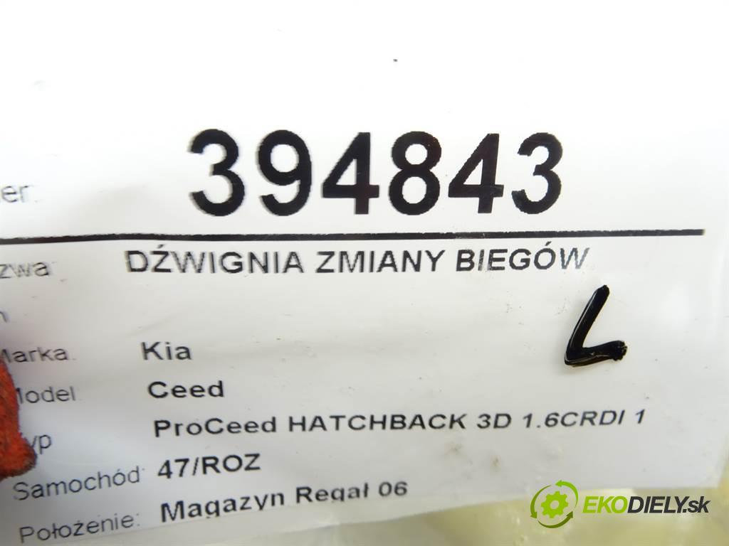 Kia Ceed  2012  ProCeed HATCHBACK 3D 1.6CRDI 115KM 07-12 1600 Kulisa  (Rýchlostné páky / kulisy)