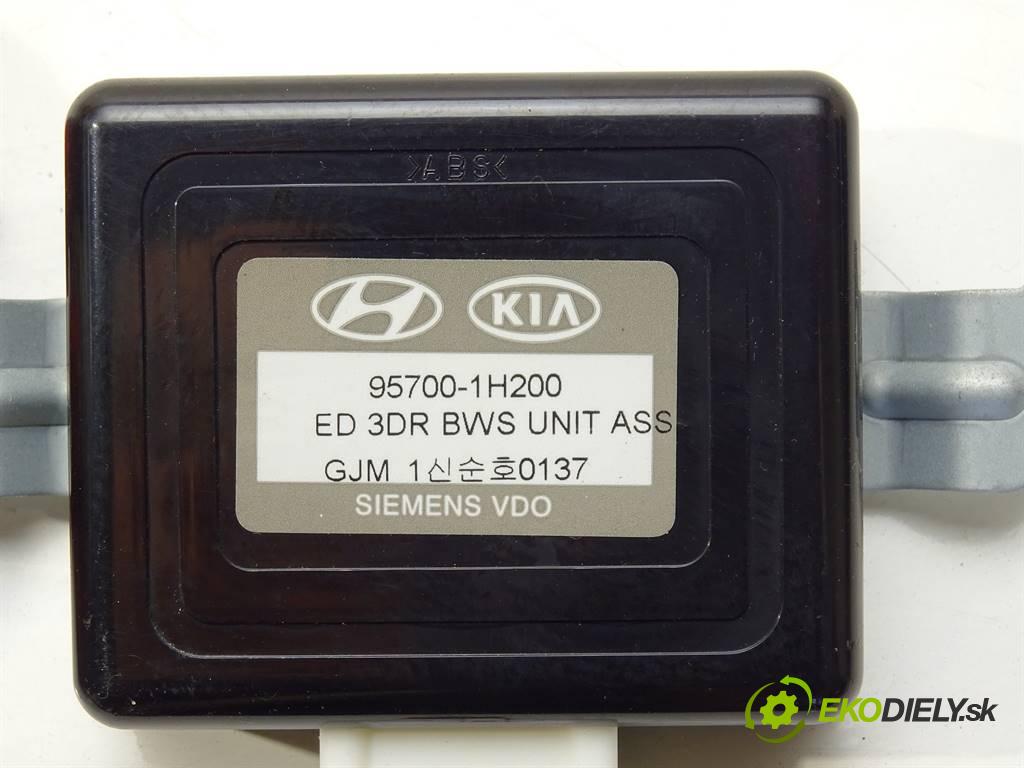 Kia Ceed    ProCeed HATCHBACK 3D 1.6CRDI 115KM 07-12  modul PDC 95700-1H200 (Ostatní)