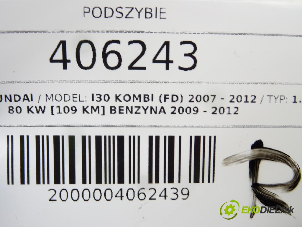 HYUNDAI i30 Kombi (FD) 2007 - 2012    1.4 80 kW [109 KM] benzyna 2009 - 2012  Torpédo, plast pod čelné okno 86151-2R000 (Torpéda)