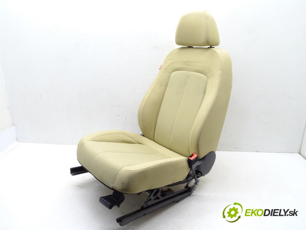 SEAT EXEO (3R2) 2008 - 2013    1.6 75 kW [102 KM] benzyna 2009 - 2010  Sedadlo pravy  (Sedačky, sedadlá)