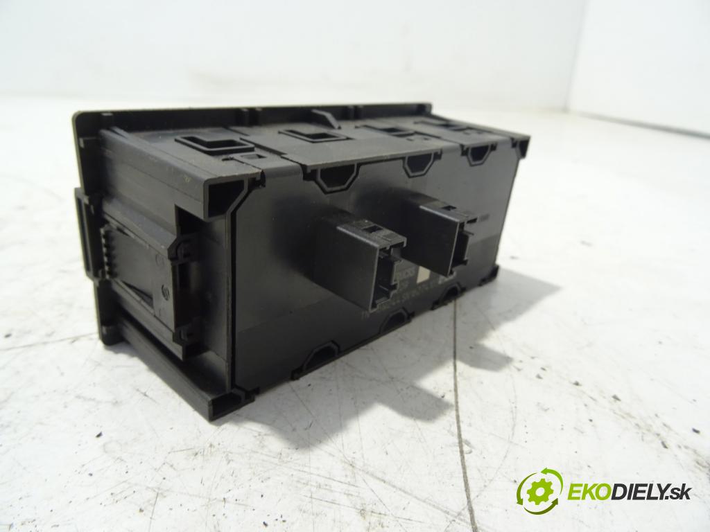 RENAULT TRUCKS T 2013 - 2022    460P LOW  Panel prepínačov 22338209 (Prepínače, spínače, tlačidlá a ovládače kúrenia)