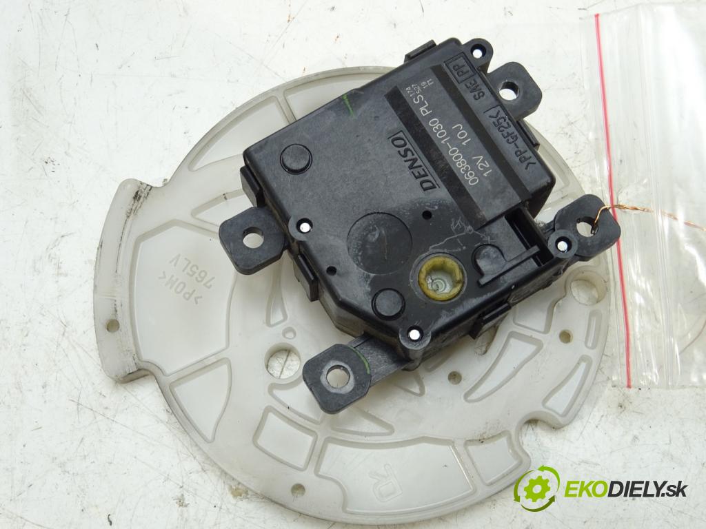 TOYOTA LAND CRUISER 200 (_J2_) 2007 - 2022    5.7 V8 (URJ200) 280 kW [381 KM] benzyna 2008 - 202  motorek topení 063800-1030 (Motorky topení)