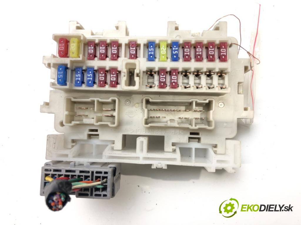 NISSAN SENTRA VI (B16) 2006 - 2013    2.0 104 kW [141 KM] benzyna 2006 - 2012  skříňka poistková  (Pojistkové skříňky)