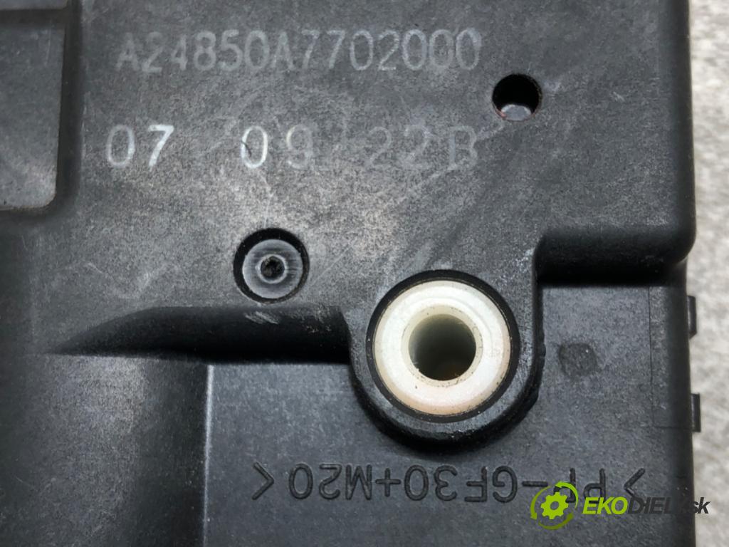 NISSAN QASHQAI / QASHQAI +2 I (J10, NJ10, JJ10E) 2006 - 2014    1.6 84 kW [114 KM] benzyna 2007 - 2013  Motorček kúrenia A24850A7702000 (Motorčeky kúrenia)