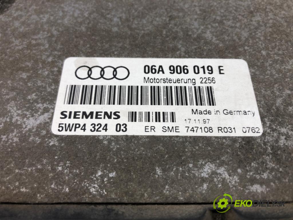 AUDI A3 (8L1) 1996 - 2006    1.6 74 kW [101 KM] benzyna 1996 - 2003  řídící jednotka motora 06A906019E (Řídící jednotky)