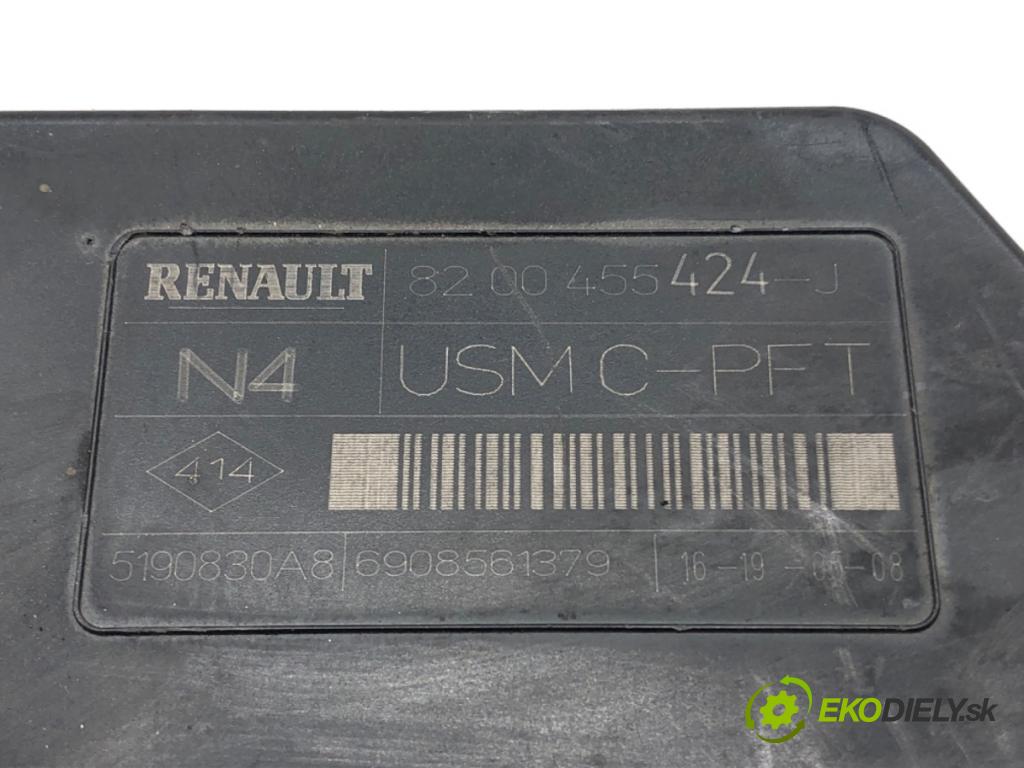 RENAULT MEGANE II (BM0/1_, CM0/1_) 2001 - 2012    1.6 77 kW [105 KM] benzyna 2005 - 2008  modul USM 8200455424 (Ostatní)