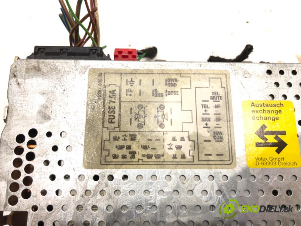 AUDI A4 B6 Avant (8E5) 2000 - 2005    1.9 TDI 96 kW [130 KM] olej napędowy 2001 - 2004  RADIO 8E0035186J (Audio zariadenia)