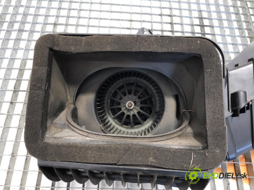 VW CRAFTER 30-35 Autobus (2E_) 2006 - 2016    2.5 TDI 80 kW [109 KM] olej napędowy 2006 - 2013  topné těleso radiátor topení komplet KOMBAJN A9068300061KZ 2E0819005 (Radiátory topení)