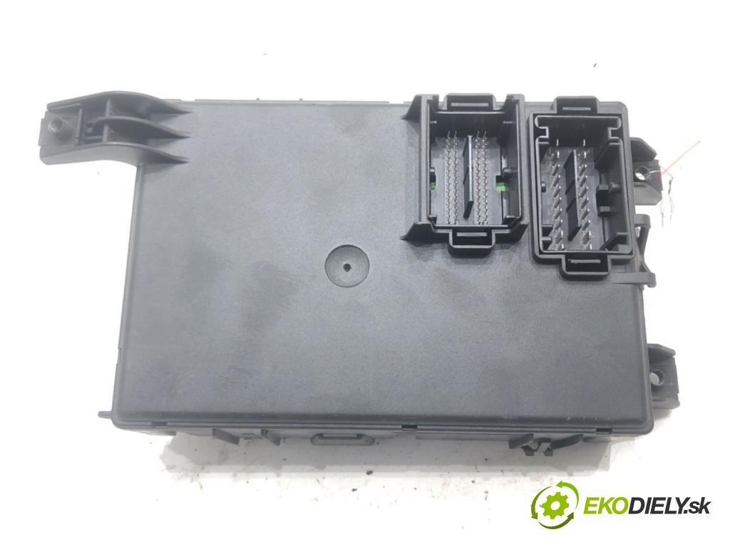 FIAT GRANDE PUNTO (199_) 2005 - 2022    1.4 16V (199BXG1B, 199AXG1B) 70 kW [95 KM] benzyna 2005 - 2011  modul BSI 00517954300 (Pojistkové skříňky)