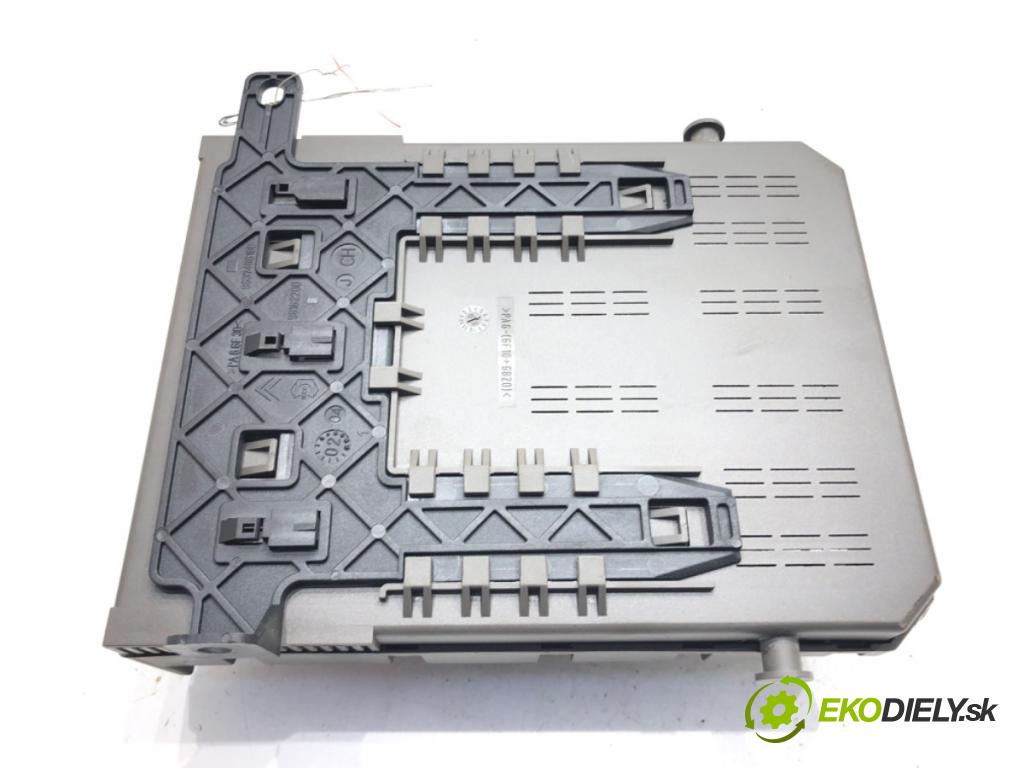 CITROEN C5 I (DC_) 2001 - 2005    2.0 16V (DCRFNC, DCRFNF) 100 kW [136 KM] benzyna 2001 - 2004  modul BSI 9648235680 (Pojistkové skříňky)