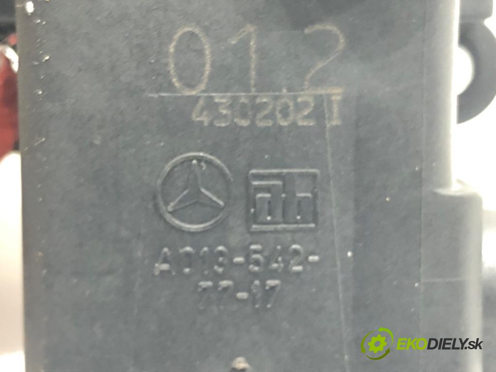 MERCEDES-BENZ VANEO (414) 2002 - 2005    1.6 (414.700) 75 kW [102 KM] benzyna 2002 - 2005  Potenciometer plynu A0135427717 (Pedále)