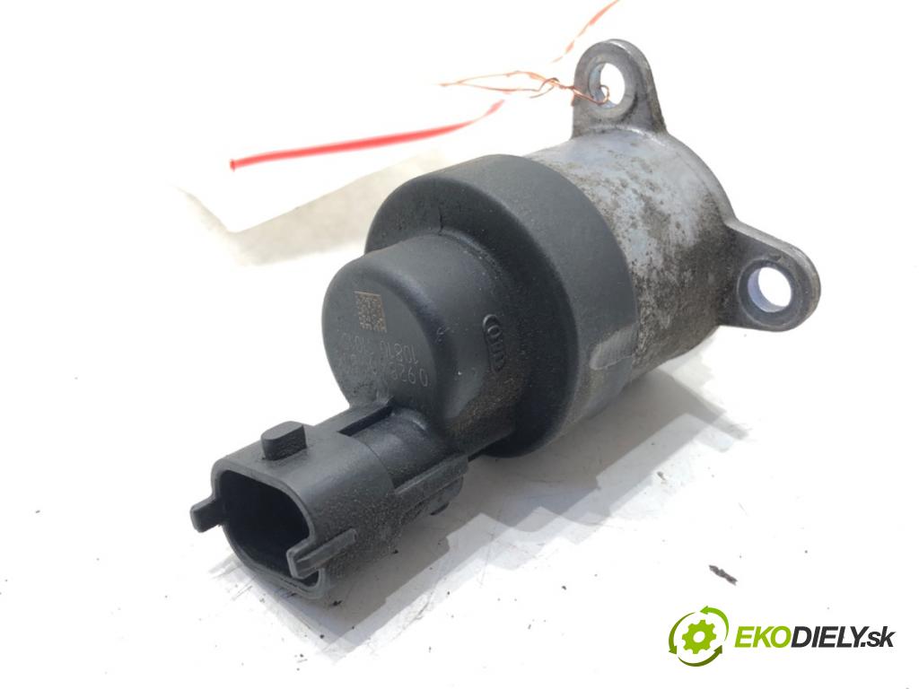 TOYOTA YARIS (_P13_) 2010 - 2022    1.4 D (NLP130_) 66 kW [90 KM] olej napędowy 2011 - 2022  Regulátor tlaku paliva 0928400606 (Ostatné)