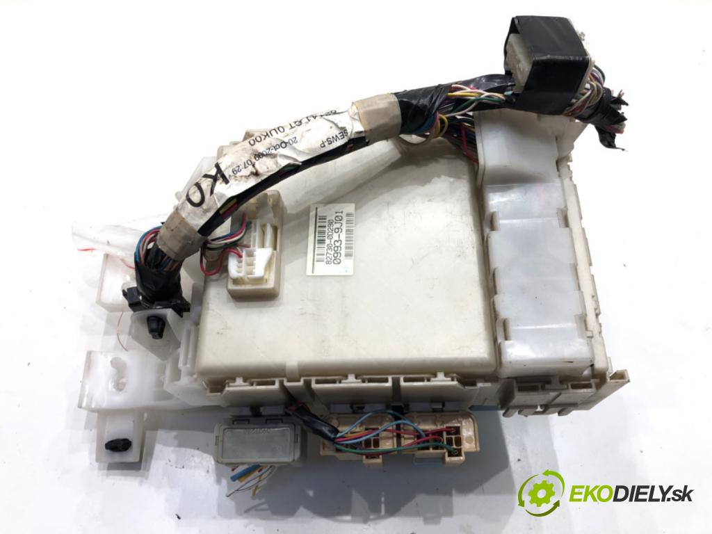 TOYOTA YARIS (_P9_) 2005 - 2014    1.4 D-4D (NLP90_) 66 kW [90 KM] olej napędowy 2005 - 2012  modul BSI 82730-0D290 (Pojistkové skříňky)