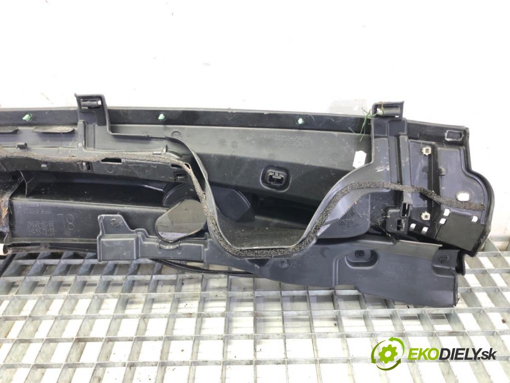 TOYOTA YARIS (_P13_) 2010 - 2022    1.5 (NSP131_) 82 kW [112 KM] benzyna 2017 - 2022  torpédo plast pod čelní okno 55781-0D400 (Torpéda)