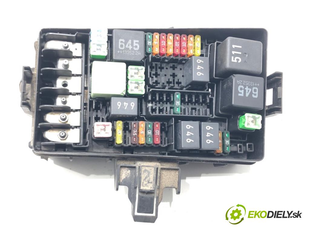 SKODA OCTAVIA III Combi (5E5, 5E6) 2012 - 2022    2.0 TDI 110 kW [150 KM] olej napędowy 2012 - 2022  Skrinka poistková 5Q0907361B (Poistkové skrinky)