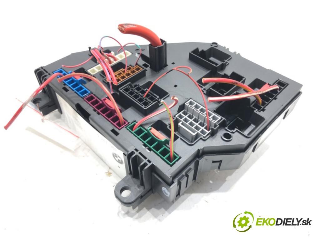BMW 5 (F10) 2009 - 2016    520 d xDrive 135 kW [184 KM] olej napędowy 2013 - 2014  skříňka poistková 9264923 (Pojistkové skříňky)