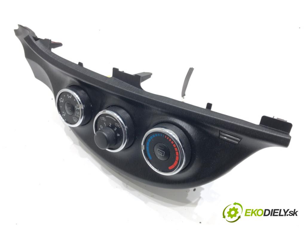 TOYOTA YARIS (_P13_) 2010 - 2022    1.3 (NSP130_) 73 kW [99 KM] benzyna 2011 - 2022  Panel ovládania kúrenia 55406-0D490 (Prepínače, spínače, tlačidlá a ovládače kúrenia)